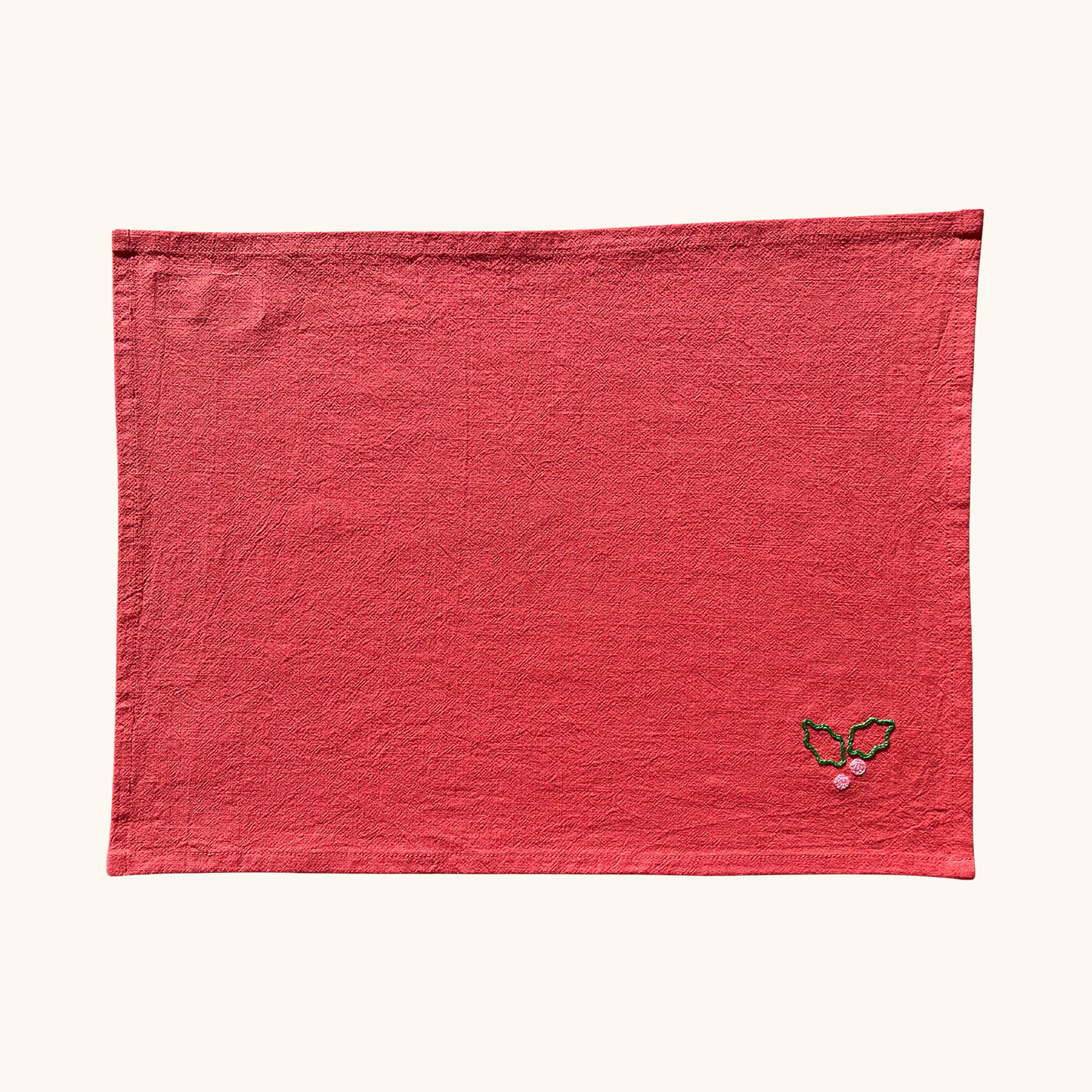 set de table en coton lavé collection de noël motif houx broderie main atelier savane paris dimensions 35 x 45 cm couleur rouge