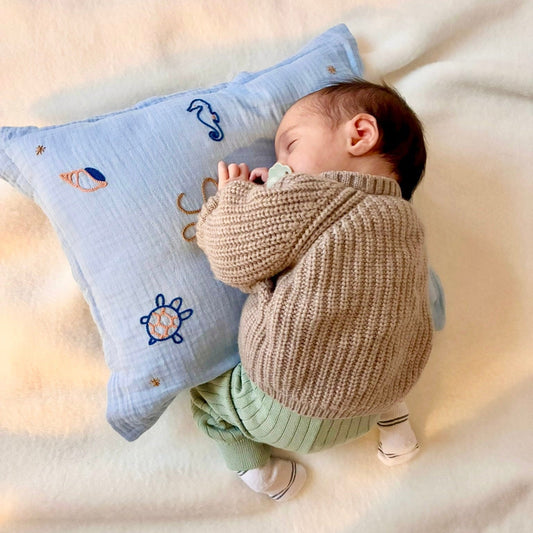 Projets de naissance sur-mesure : quand la broderie raconte l’histoire d’une famille