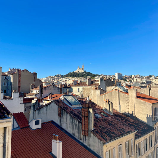 La broderie à Marseille : l’atelier Savane en Provence, au rythme des moments de vie
