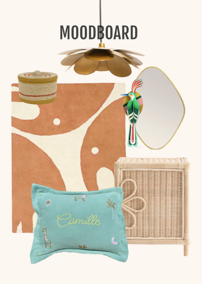 Moodboard déco naturelle vert eucalyptus avec coussin brodé personnalisé Savane Paris, miroir oiseau et mobilier rotin