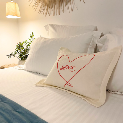 Coussin brodé mariage en coton, décoration de chambre pour couple, souvenir d’union à offrir pour un mariage ou un anniversaire de mariage