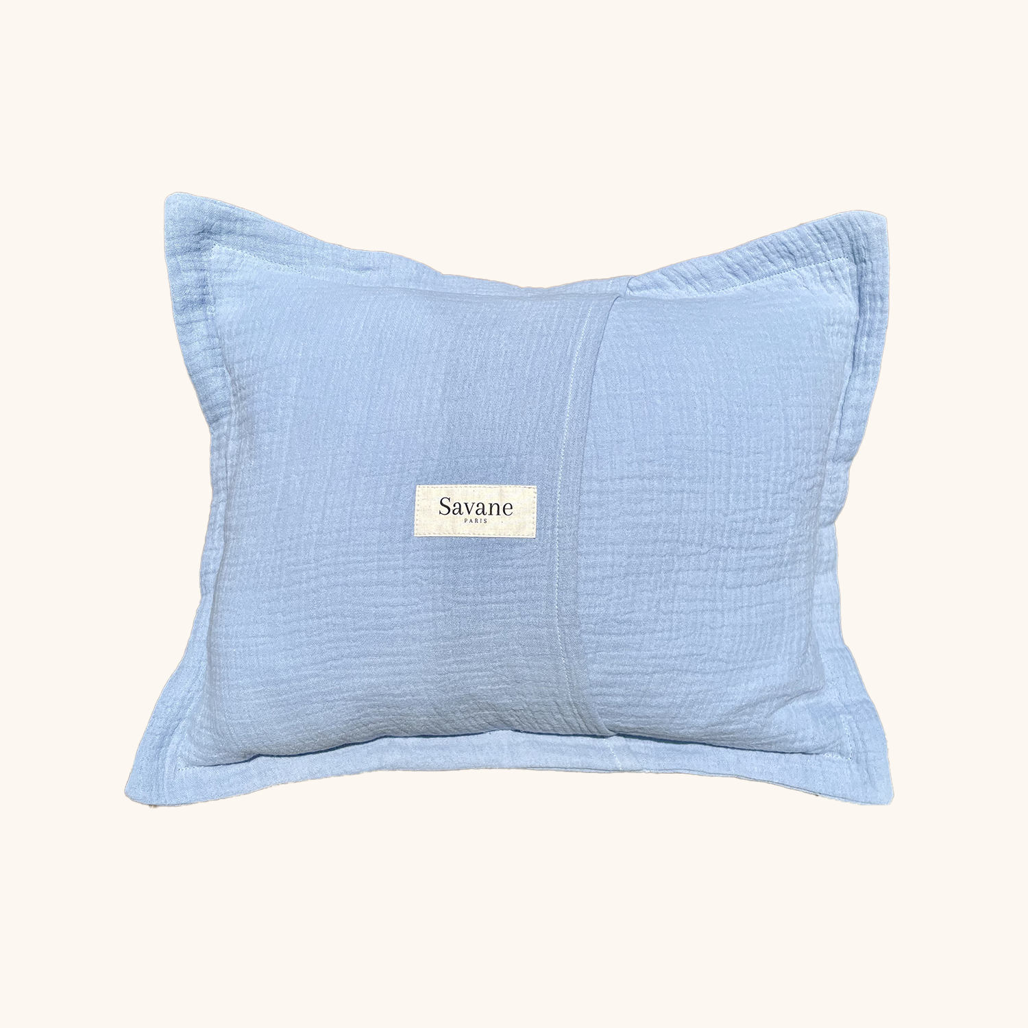 coussin bleu gaze de coton brodé personnalisé prénom et animaux de la savane idée cadeau de naissance décoration chambre bébé enfant 